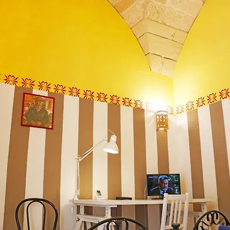 La Piazzetta ليتشي