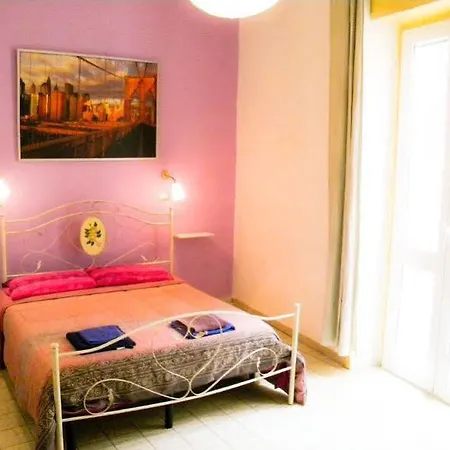 بيت ضيافة La Piazzetta 2*
