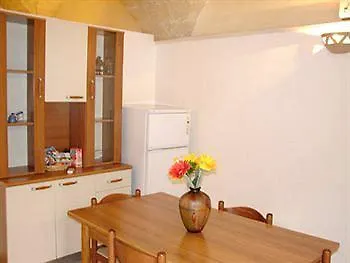 La Piazzetta Guest house 2*