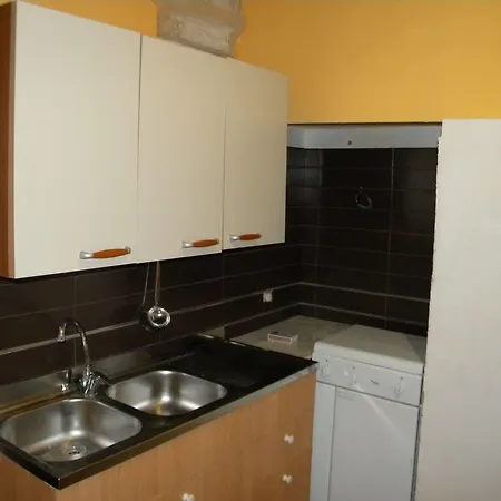 La Piazzetta Guest house 2*