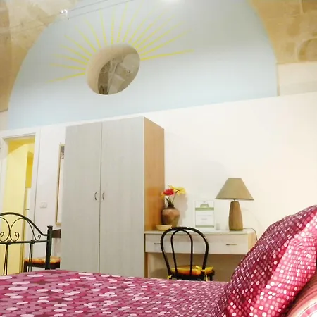 La Piazzetta Guest house 2*
