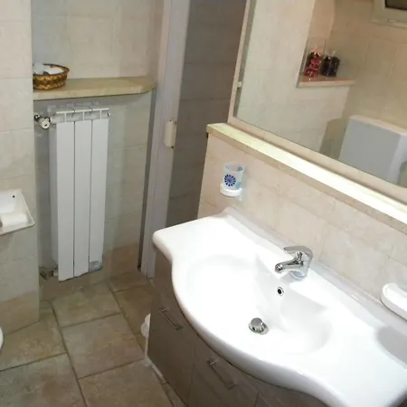 La Piazzetta Guest house 2*