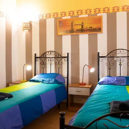 La Piazzetta Guest house 2*